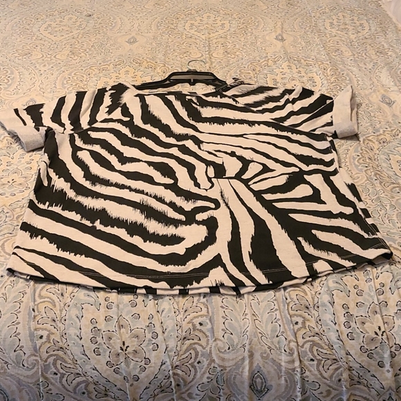 Shirt - Picture 2 of 3